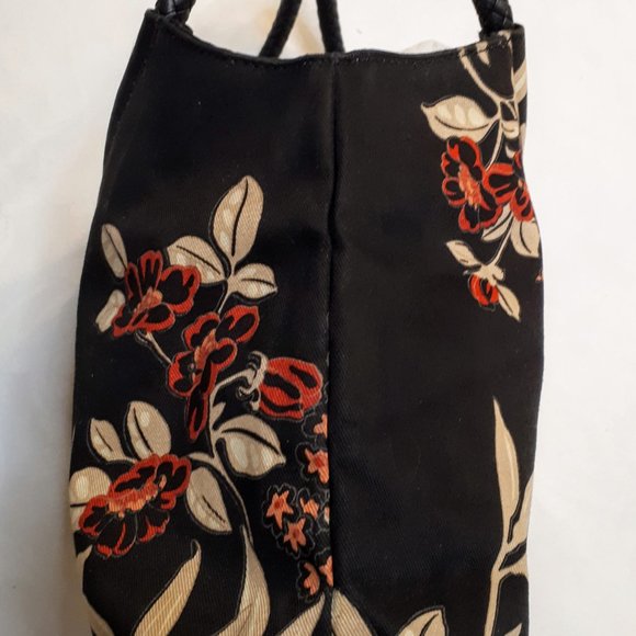 Old Navy Outlet - Picture 3 of 5